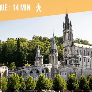 De L'isard Bleu, Dans Résidence De Tourisme 3 étoiles , Lourdes France